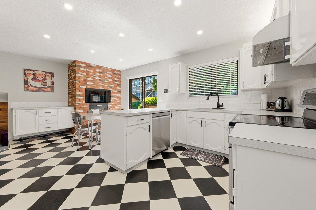 1390 Eastlawn Drive - burnaby Single Family Residence for Sale, 5 Bedrooms (R3135907)# - 11 1390 Eastlawn Drive - burnaby Single Family Residence for Sale, 5 Bedrooms (R3135907)# - 11