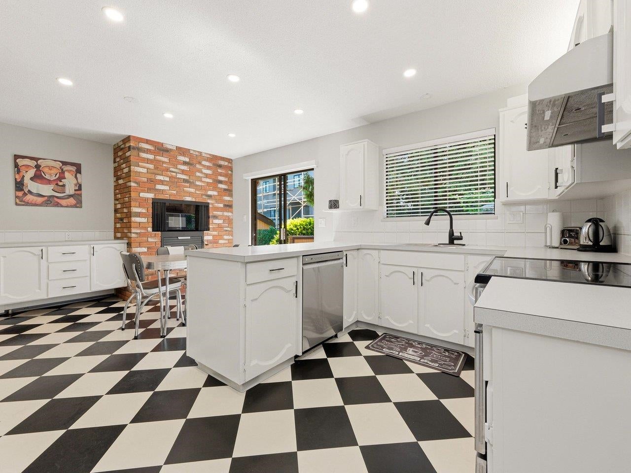 1390 Eastlawn Drive - Brentwood Park Single Family Residence for Sale, 5 Bedrooms (R3135907)# - 15