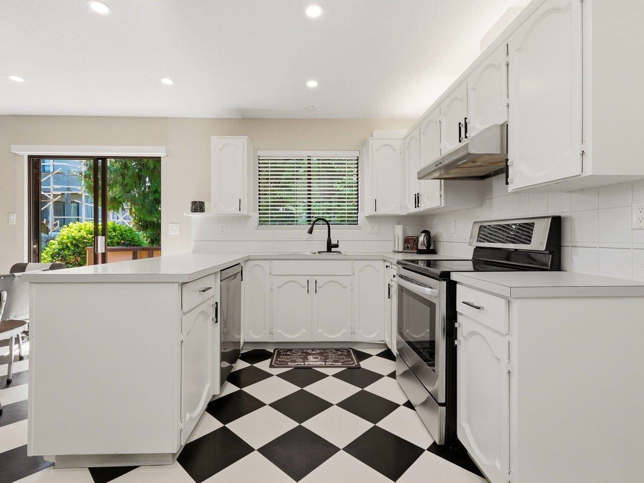 1390 Eastlawn Drive - Brentwood Park Single Family Residence for Sale, 5 Bedrooms (R3135907)# - 16