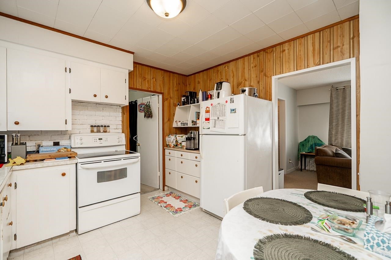 715 Roderick Avenue - Coquitlam West Single Family Residence for Sale, 3 Bedrooms (R3136949)# - 10
