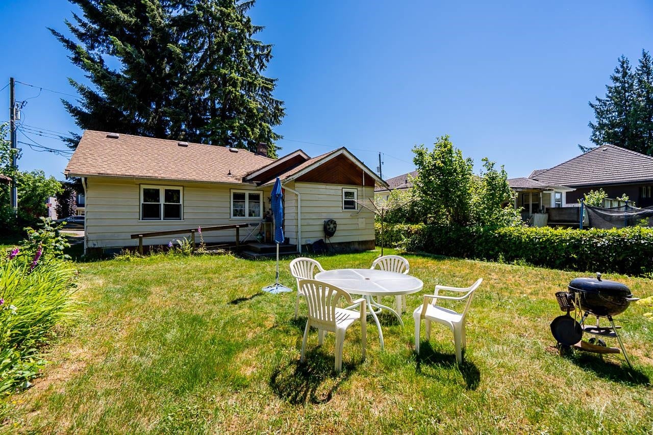 715 Roderick Avenue - Coquitlam West Single Family Residence for Sale, 3 Bedrooms (R3136949)# - 27
