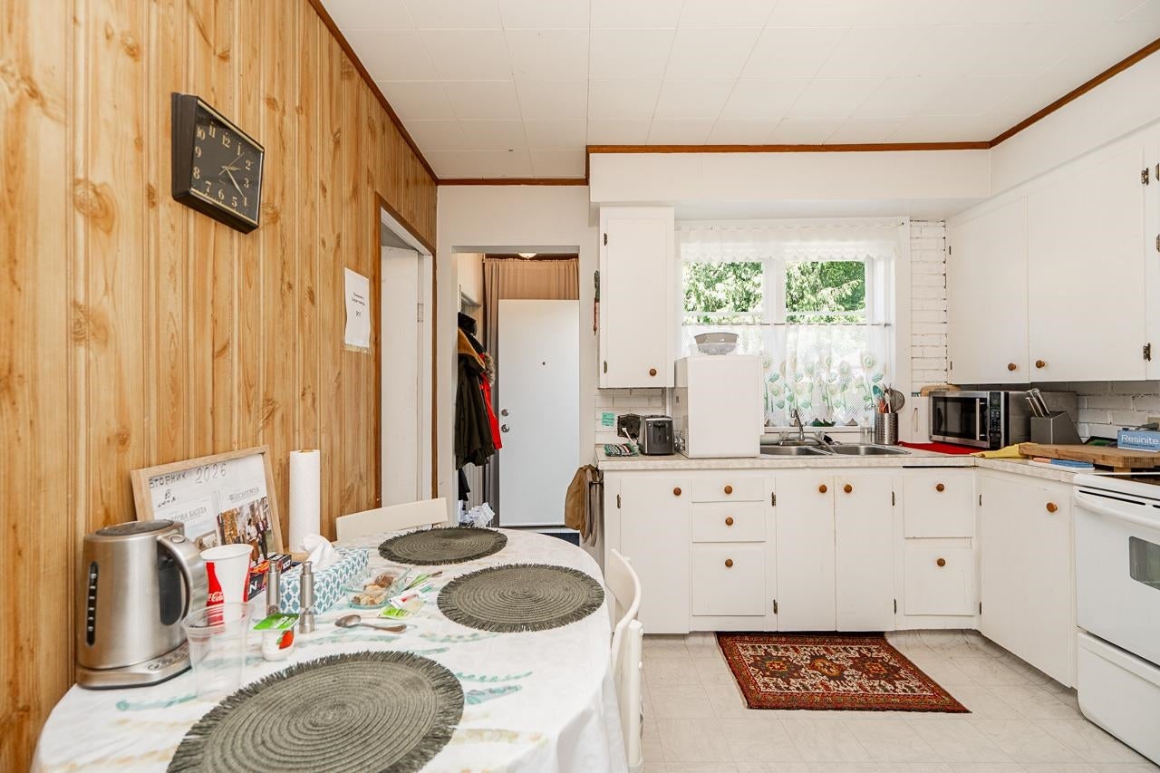 715 Roderick Avenue - Coquitlam West Single Family Residence for Sale, 3 Bedrooms (R3136949)# - 8