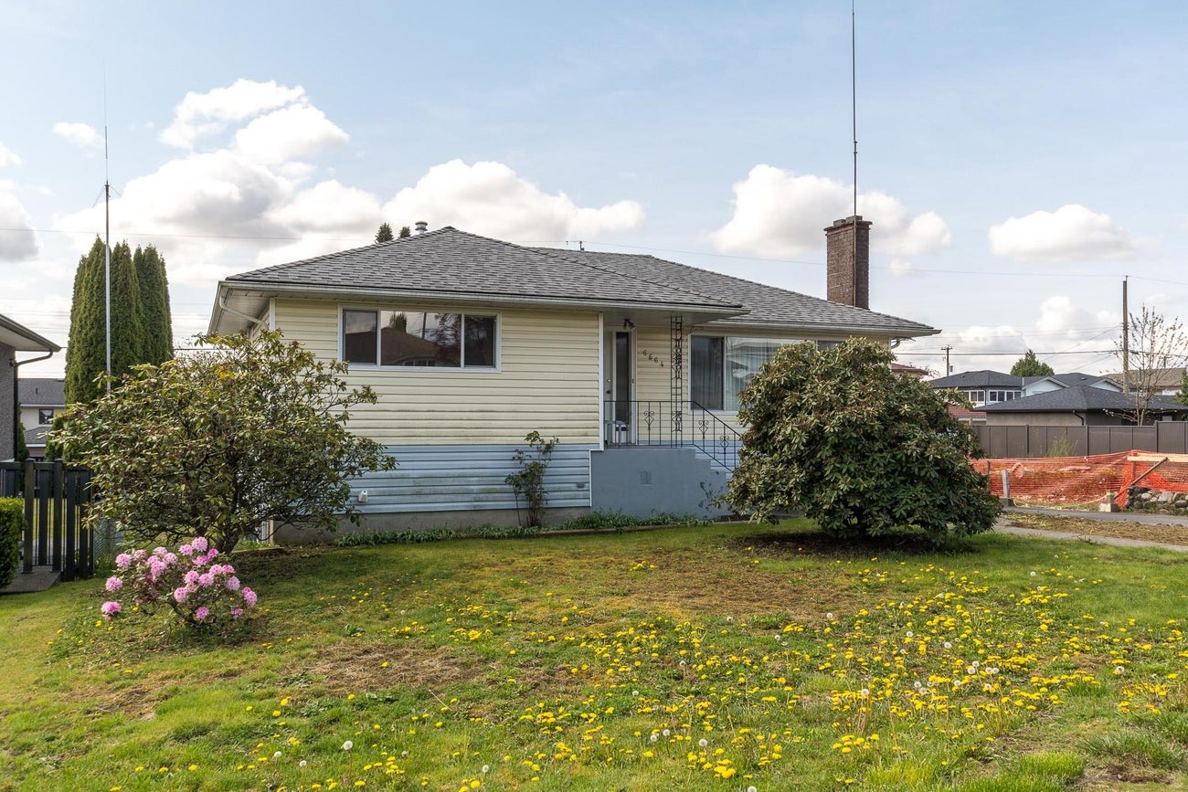 6664 Charles Street - Sperling-Duthie Single Family Residence for Sale, 3 Bedrooms (R3137072)# - 2