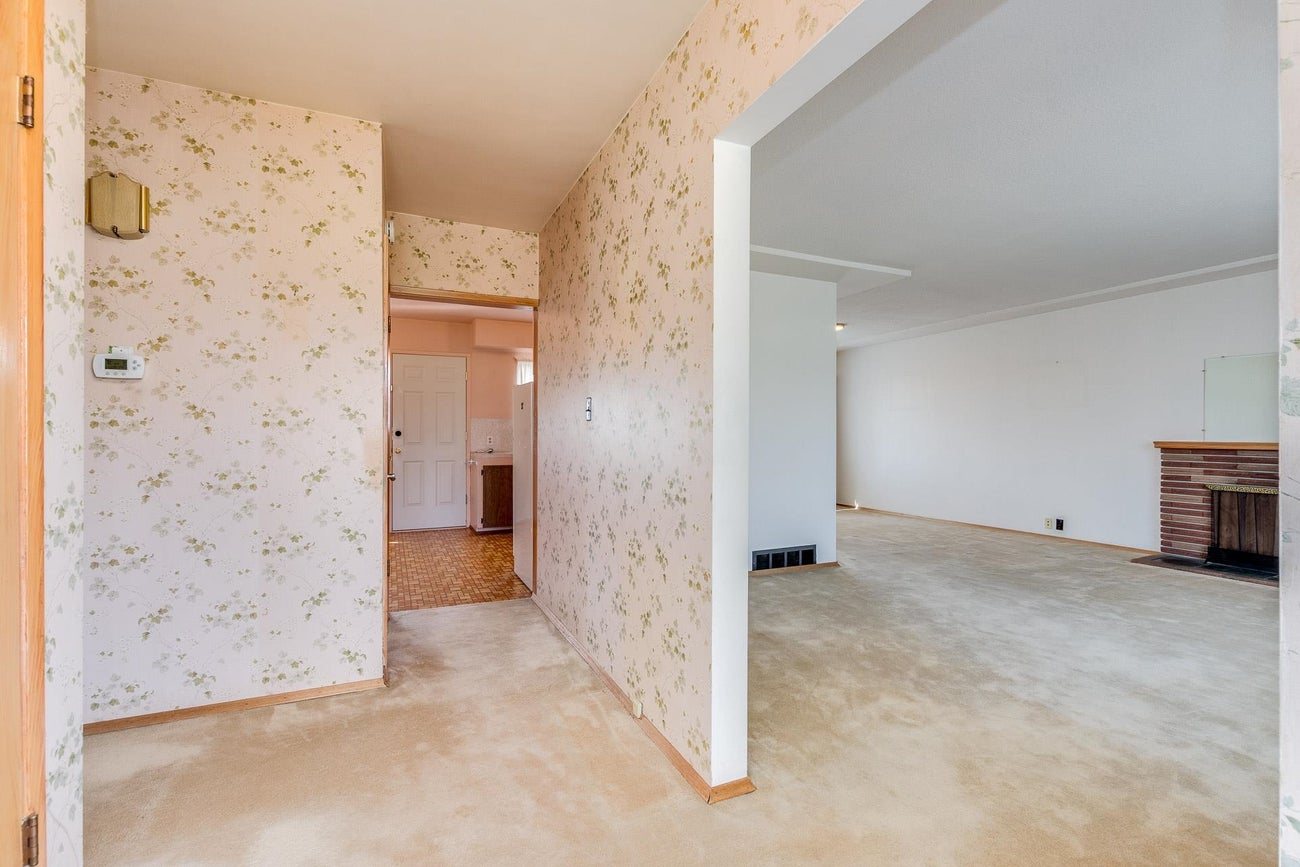 6664 Charles Street - Sperling-Duthie Single Family Residence for Sale, 3 Bedrooms (R3137072)# - 3