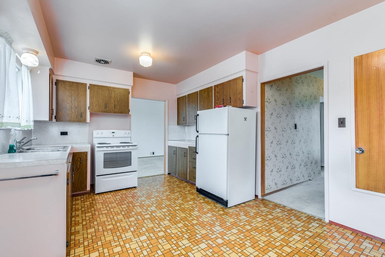 6664 Charles Street - Sperling-Duthie Single Family Residence for Sale, 3 Bedrooms (R3137072)# - 9