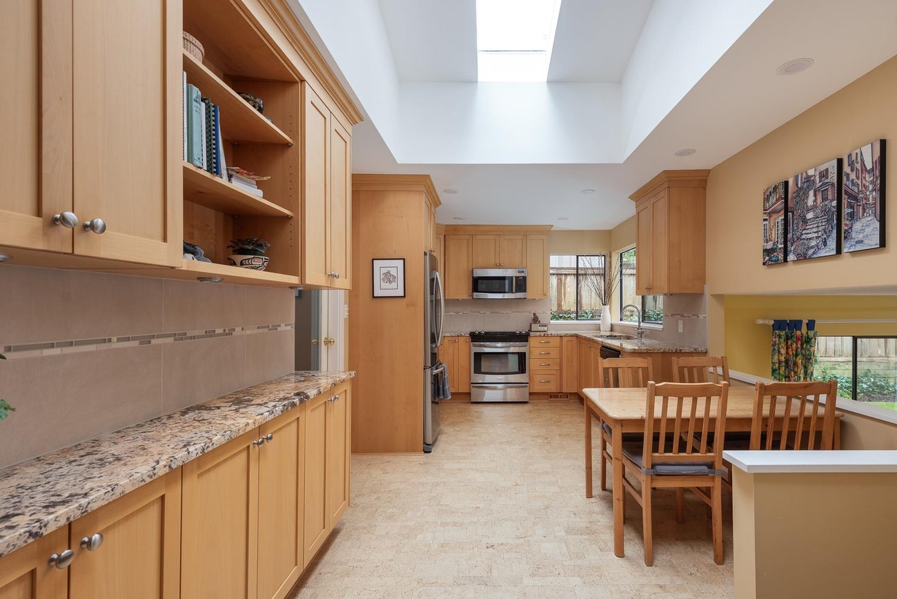 2376 King Albert Avenue - Central Coquitlam Single Family Residence for Sale, 3 Bedrooms (R3138091)# - 8