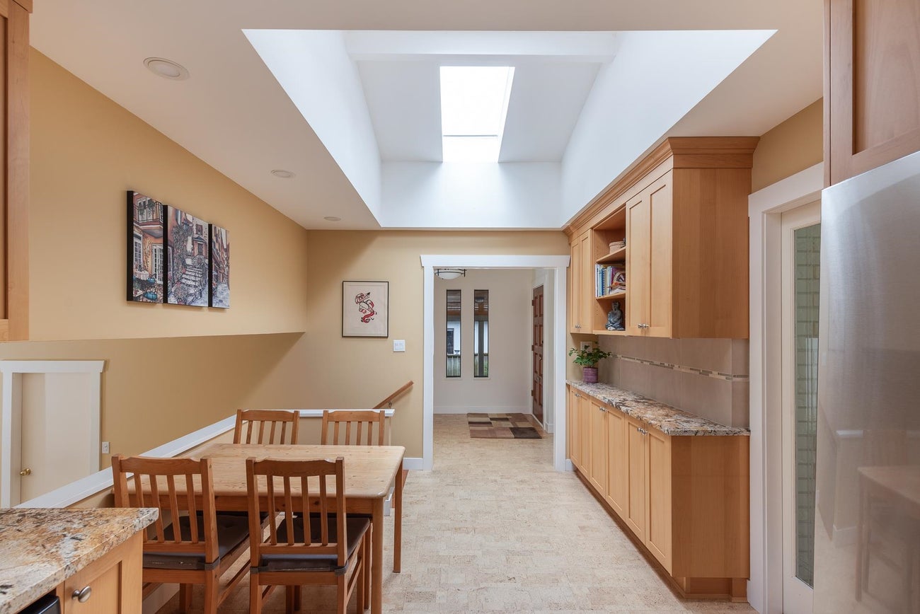 2376 King Albert Avenue - Central Coquitlam Single Family Residence for Sale, 3 Bedrooms (R3138091)# - 9