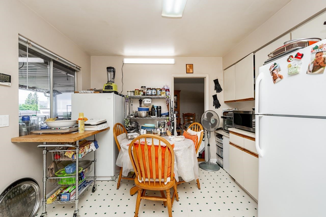 716 Colinet Street - Central Coquitlam Single Family Residence for Sale, 5 Bedrooms (R3138664)# - 15