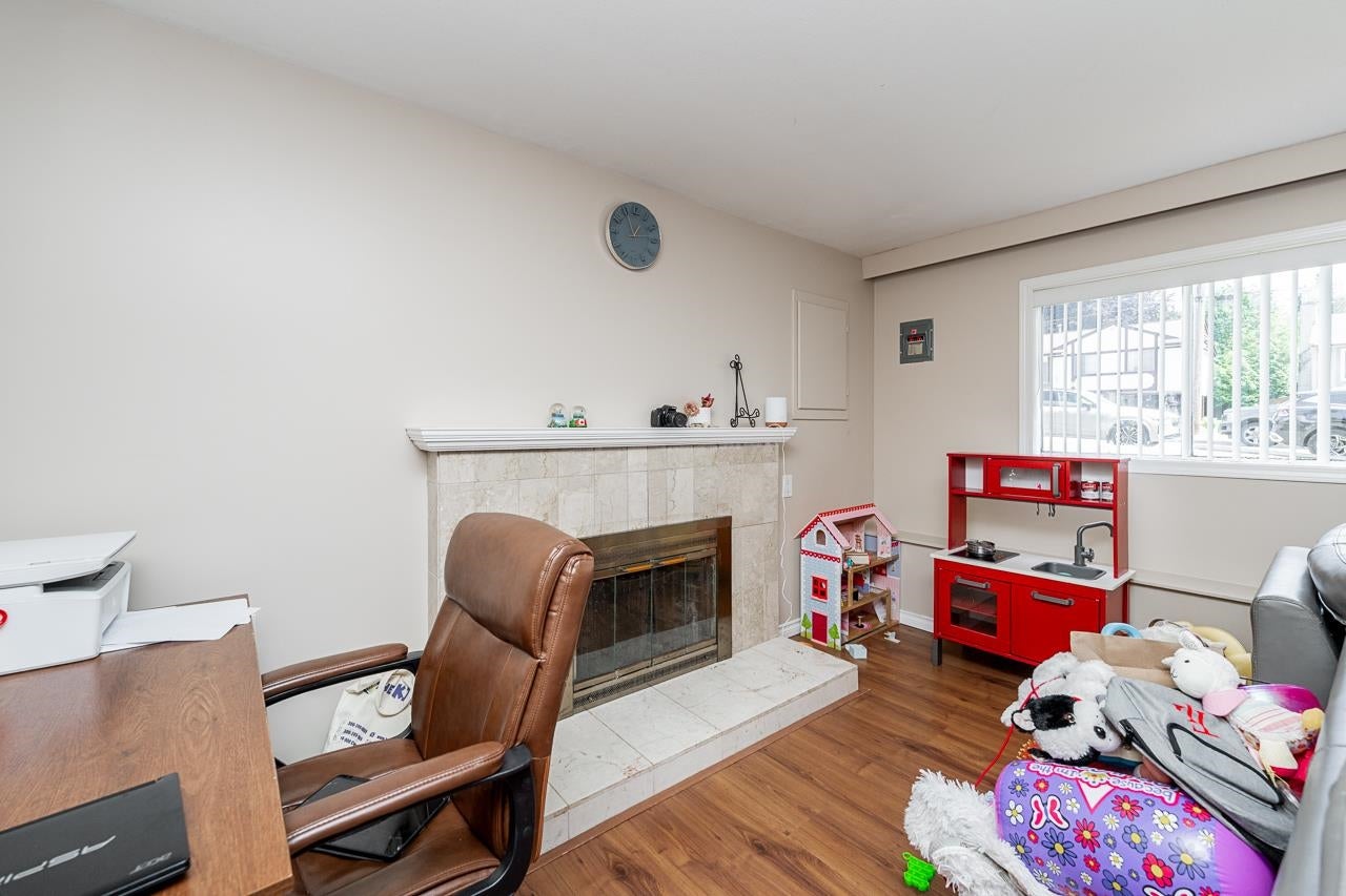 716 Colinet Street - Central Coquitlam Single Family Residence for Sale, 5 Bedrooms (R3138664)# - 22
