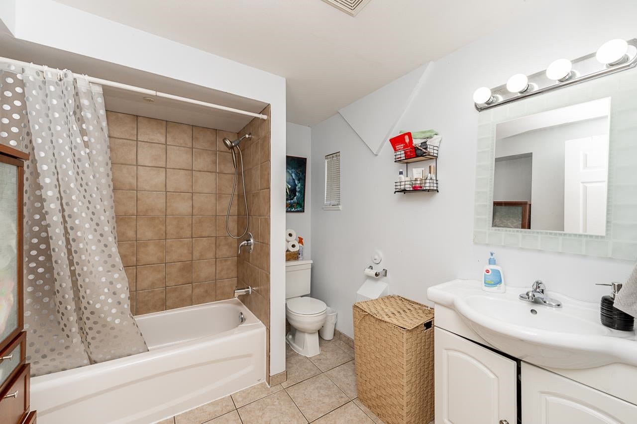 716 Colinet Street - Central Coquitlam Single Family Residence for Sale, 5 Bedrooms (R3138664)# - 28