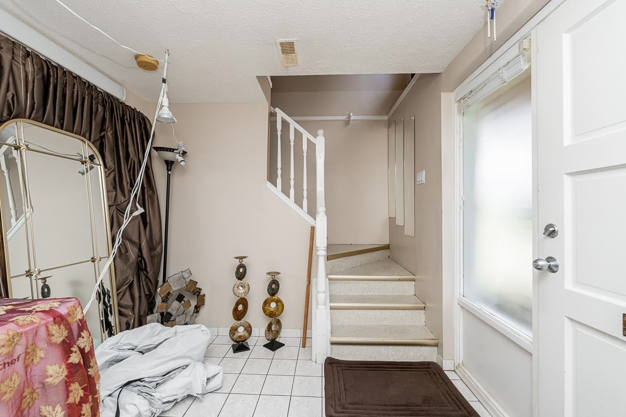 716 Colinet Street - Central Coquitlam Single Family Residence for Sale, 5 Bedrooms (R3138664)# - 5