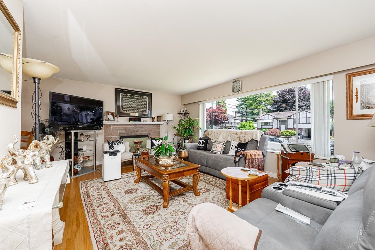 716 Colinet Street - Central Coquitlam Single Family Residence for Sale, 5 Bedrooms (R3138664)# - 7