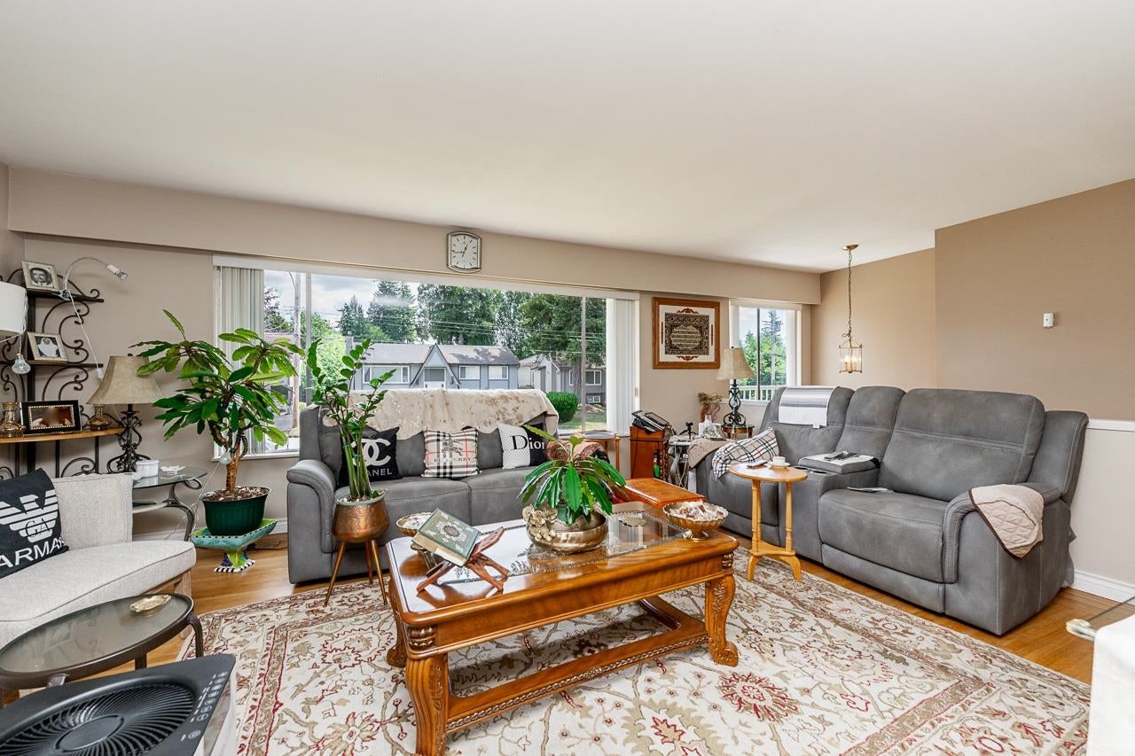 716 Colinet Street - Central Coquitlam Single Family Residence for Sale, 5 Bedrooms (R3138664)# - 8