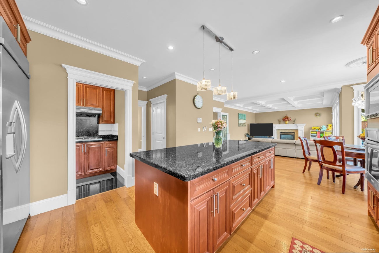 717 Shaw Avenue - Coquitlam West Single Family Residence for Sale, 8 Bedrooms (R3138754)# - 18