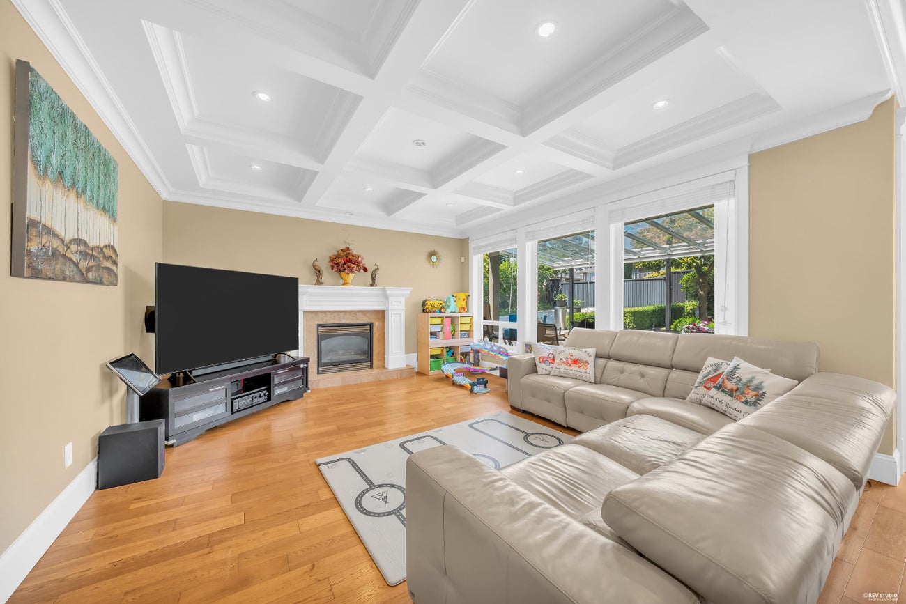 717 Shaw Avenue - Coquitlam West Single Family Residence for Sale, 8 Bedrooms (R3138754)# - 19