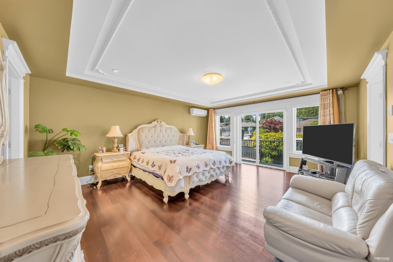 717 Shaw Avenue - Coquitlam West Single Family Residence for Sale, 8 Bedrooms (R3138754)# - 23