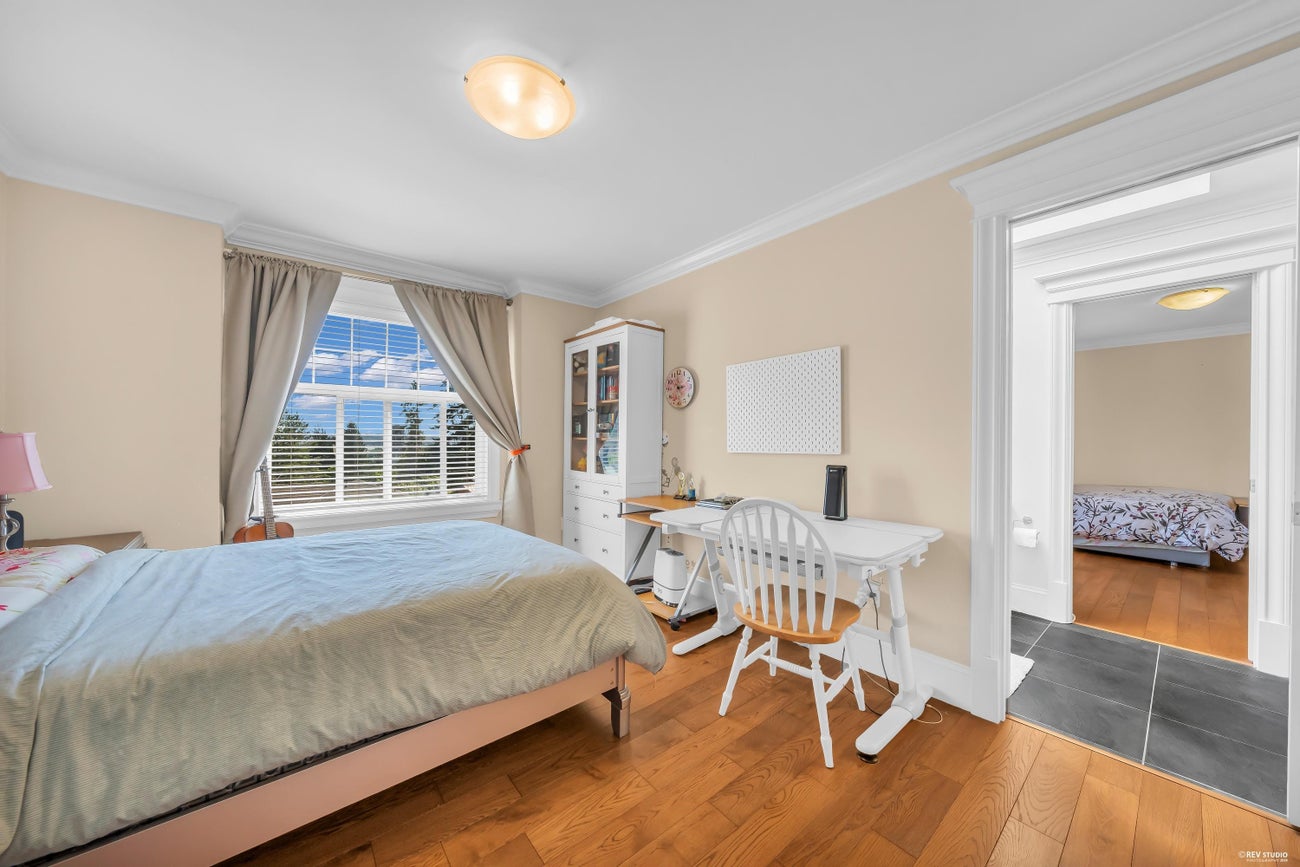 717 Shaw Avenue - Coquitlam West Single Family Residence for Sale, 8 Bedrooms (R3138754)# - 30