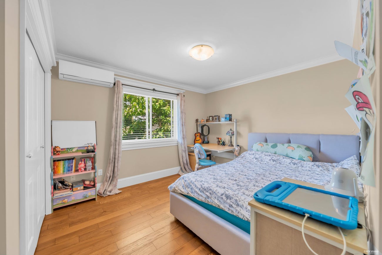 717 Shaw Avenue - Coquitlam West Single Family Residence for Sale, 8 Bedrooms (R3138754)# - 32