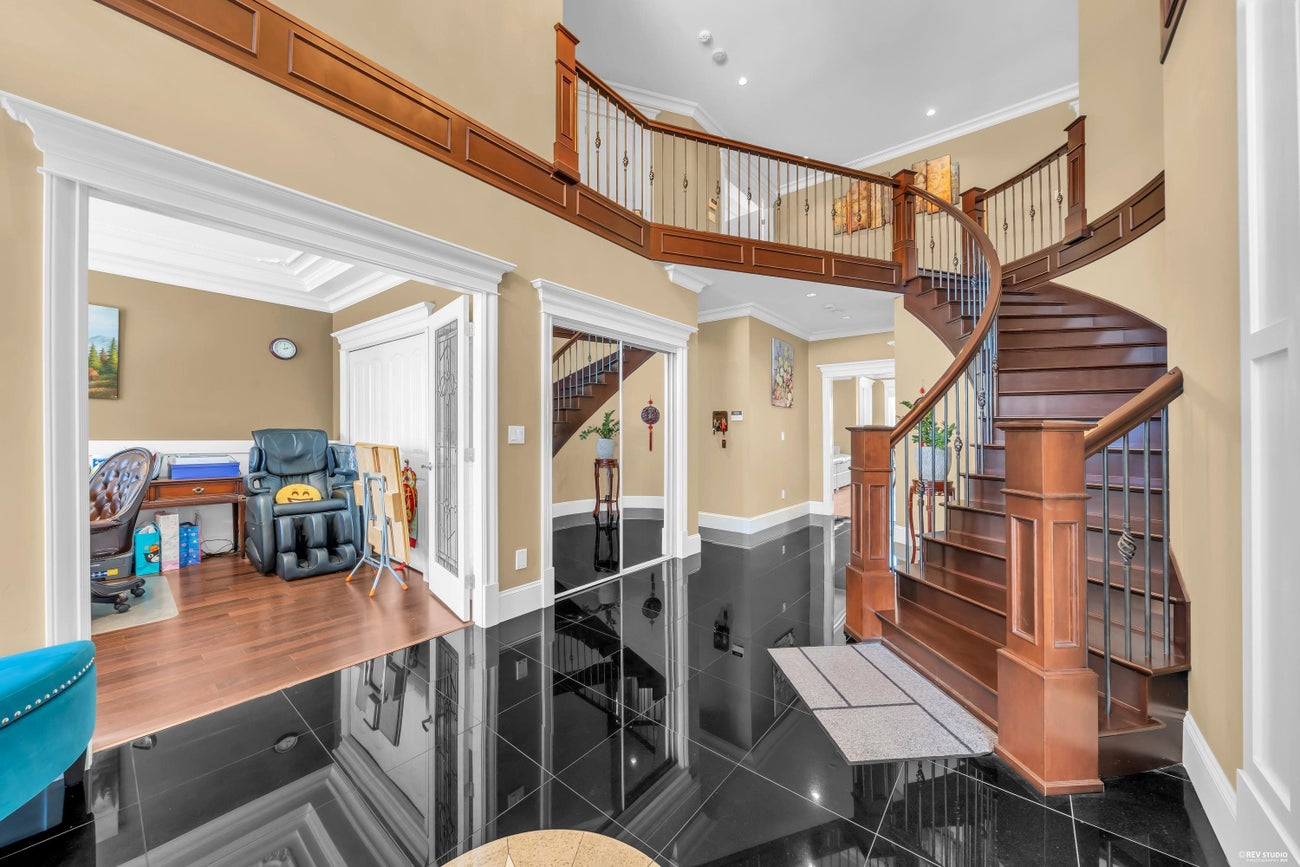 717 Shaw Avenue - Coquitlam West Single Family Residence for Sale, 8 Bedrooms (R3138754)# - 3
