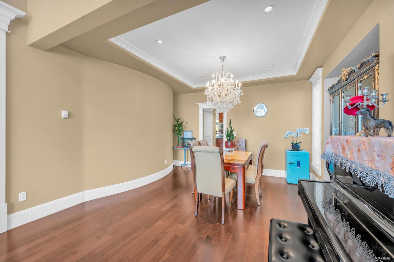 717 Shaw Avenue - Coquitlam West Single Family Residence for Sale, 8 Bedrooms (R3138754)# - 8