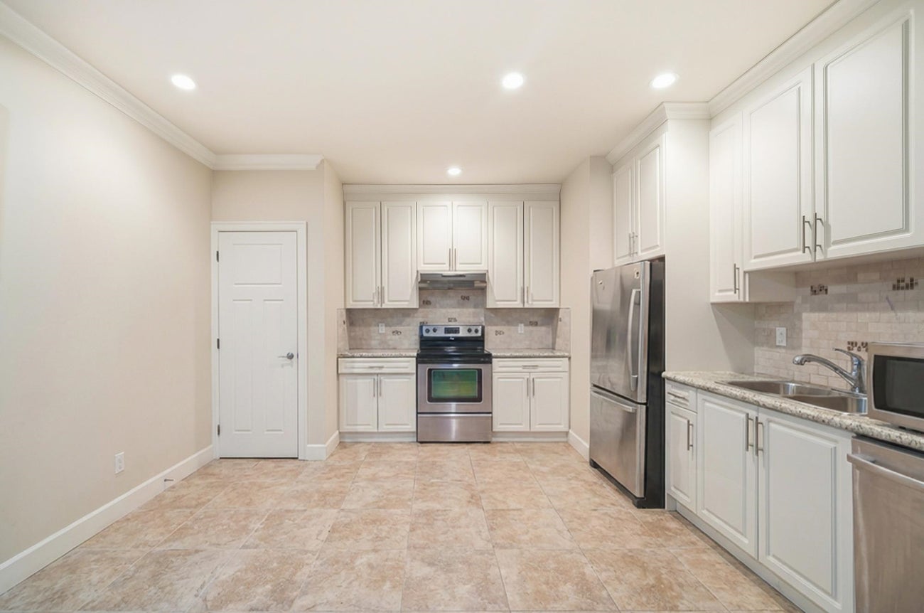 7440 Kraft Crescent - Government Road Single Family Residence for Sale, 6 Bedrooms (R3138867)# - 25