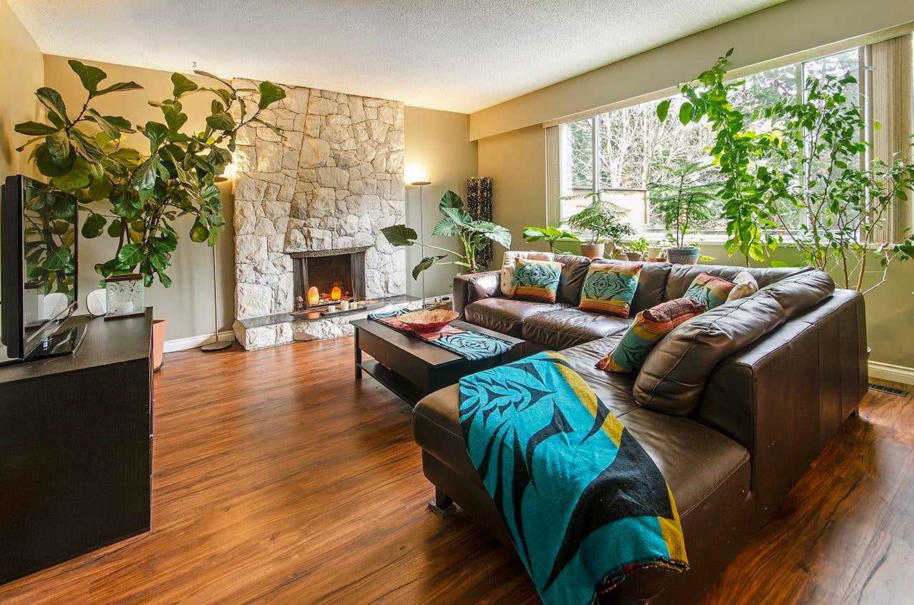 343 Dartmoor Drive - Coquitlam East Single Family Residence for Sale, 4 Bedrooms (R3138881)# - 2