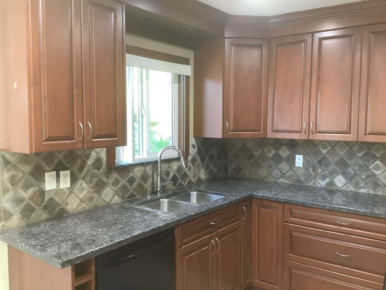537 Draycott Street - Central Coquitlam Single Family Residence for Sale, 4 Bedrooms (R3139060)# - 5