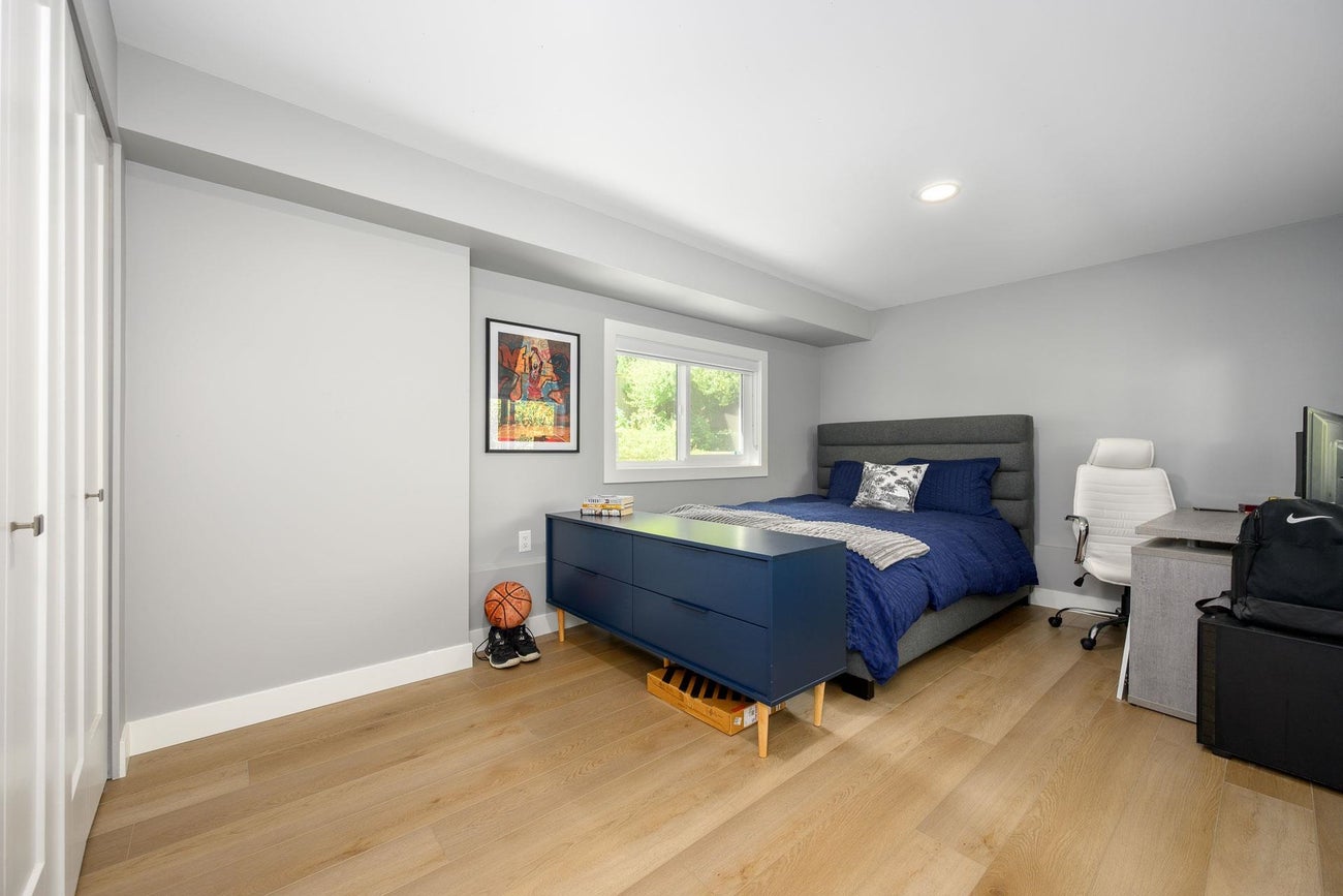 1047 Winslow Avenue - Central Coquitlam Single Family Residence for Sale, 6 Bedrooms (R3139309)# - 25