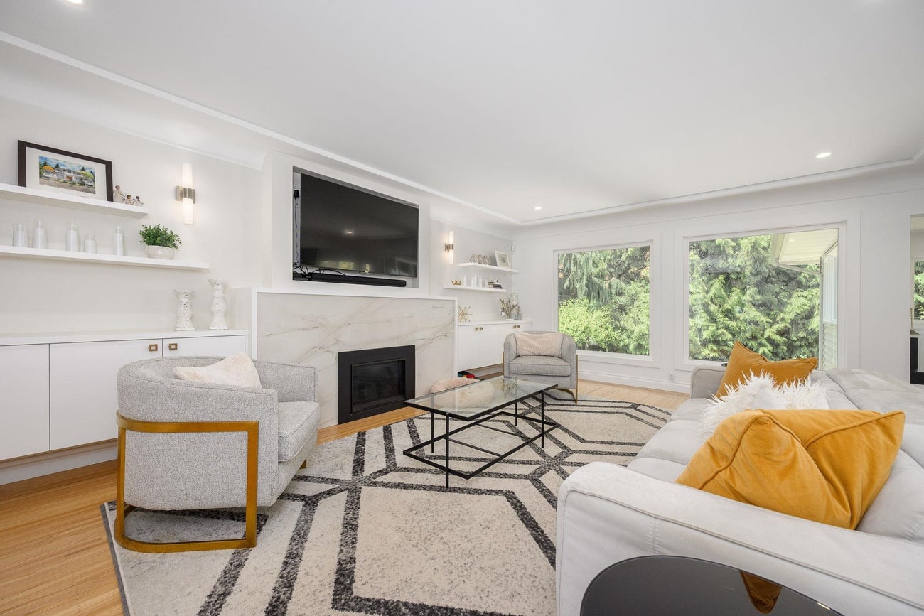 1047 Winslow Avenue - Central Coquitlam Single Family Residence for Sale, 6 Bedrooms (R3139309)# - 4
