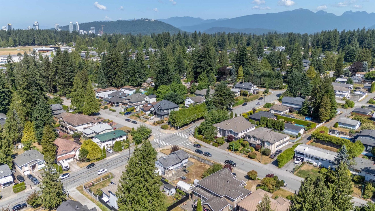 539 Schoolhouse Street - Central Coquitlam Single Family Residence for Sale, 6 Bedrooms (R3139752)# - 30