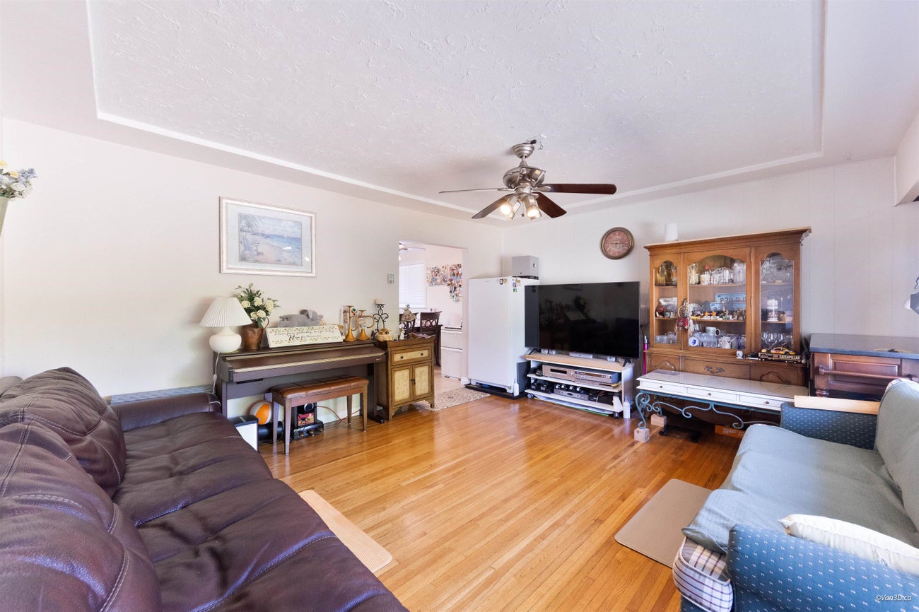 539 Schoolhouse Street - Central Coquitlam Single Family Residence for Sale, 6 Bedrooms (R3139752)# - 3