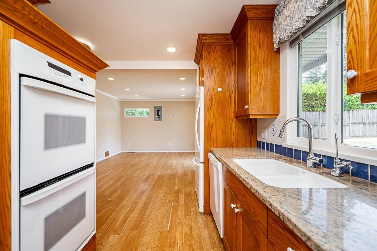 1707 Haversley Avenue - Central Coquitlam Single Family Residence for Sale, 3 Bedrooms (R3139959)# - 12