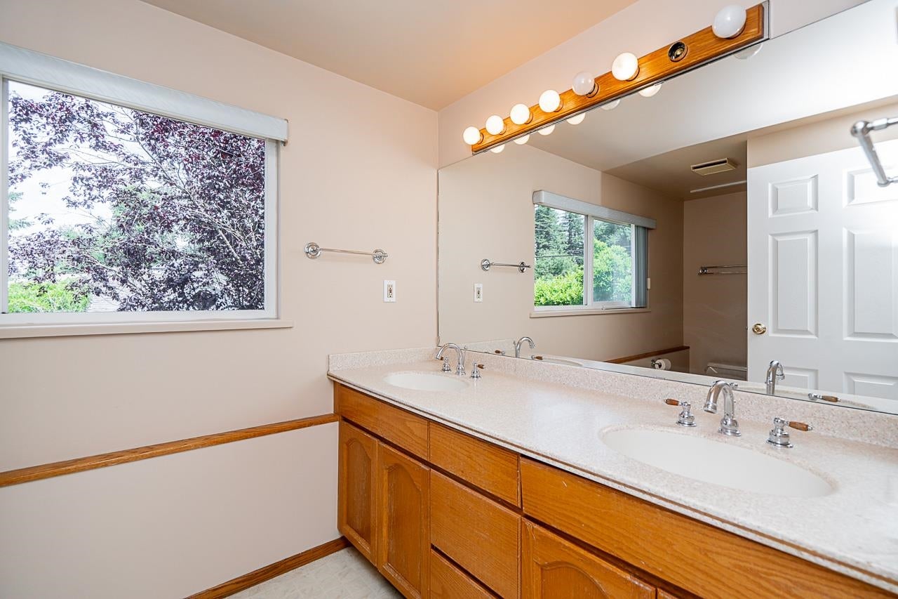 1707 Haversley Avenue - Central Coquitlam Single Family Residence for Sale, 3 Bedrooms (R3139959)# - 28