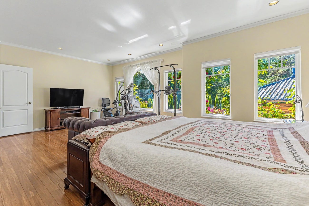 731 Gatensbury Street - Central Coquitlam Single Family Residence for Sale, 7 Bedrooms (R3140151)# - 12