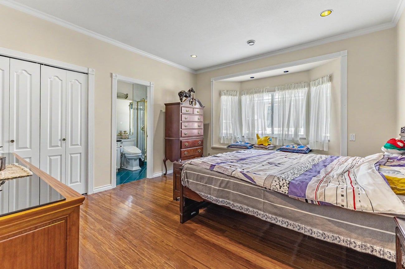 731 Gatensbury Street - Central Coquitlam Single Family Residence for Sale, 7 Bedrooms (R3140151)# - 13