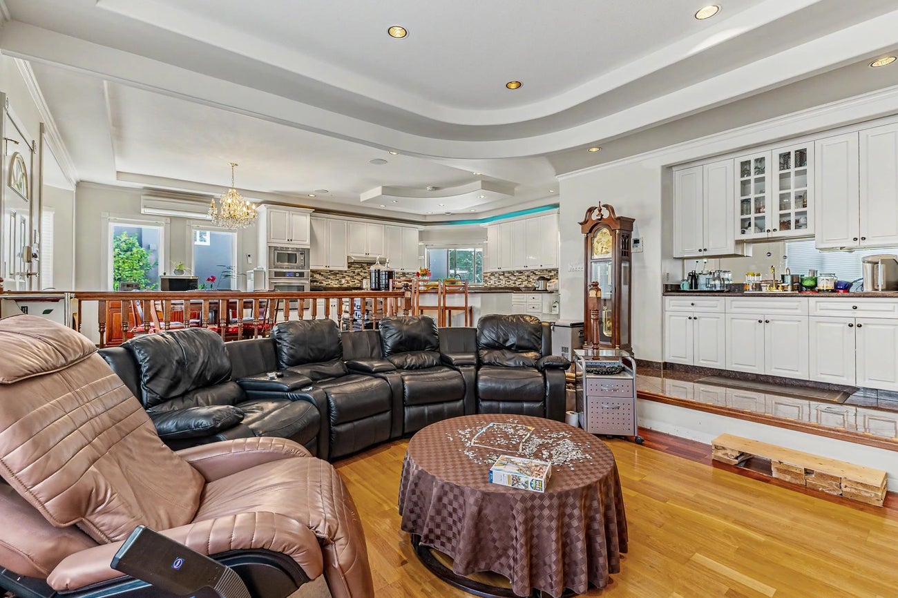 731 Gatensbury Street - Central Coquitlam Single Family Residence for Sale, 7 Bedrooms (R3140151)# - 14