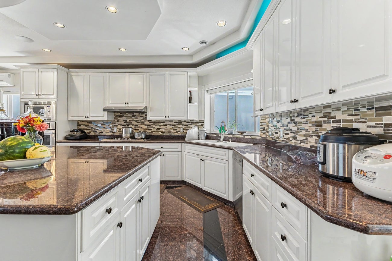 731 Gatensbury Street - Central Coquitlam Single Family Residence for Sale, 7 Bedrooms (R3140151)# - 21