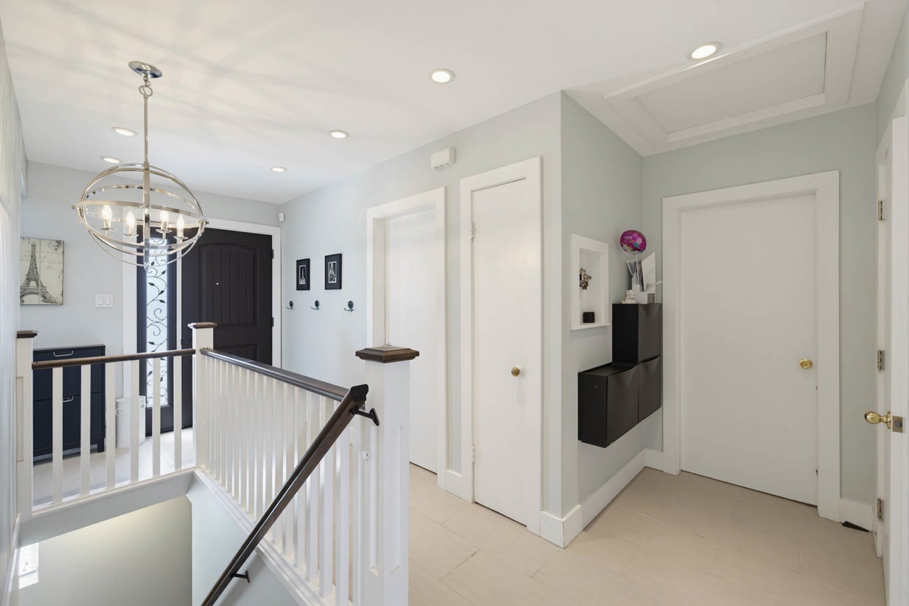 273 Burns Street - Coquitlam West Single Family Residence for Sale, 3 Bedrooms (R3140236)# - 12