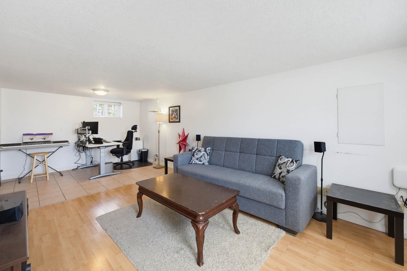 273 Burns Street - Coquitlam West Single Family Residence for Sale, 3 Bedrooms (R3140236)# - 15