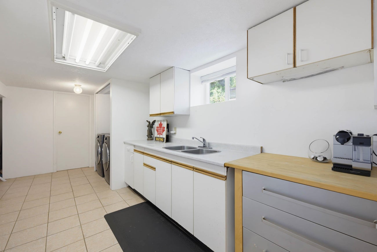 273 Burns Street - Coquitlam West Single Family Residence for Sale, 3 Bedrooms (R3140236)# - 17