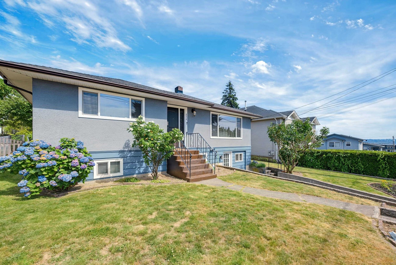 273 Burns Street - Coquitlam West Single Family Residence for Sale, 3 Bedrooms (R3140236)# - 1