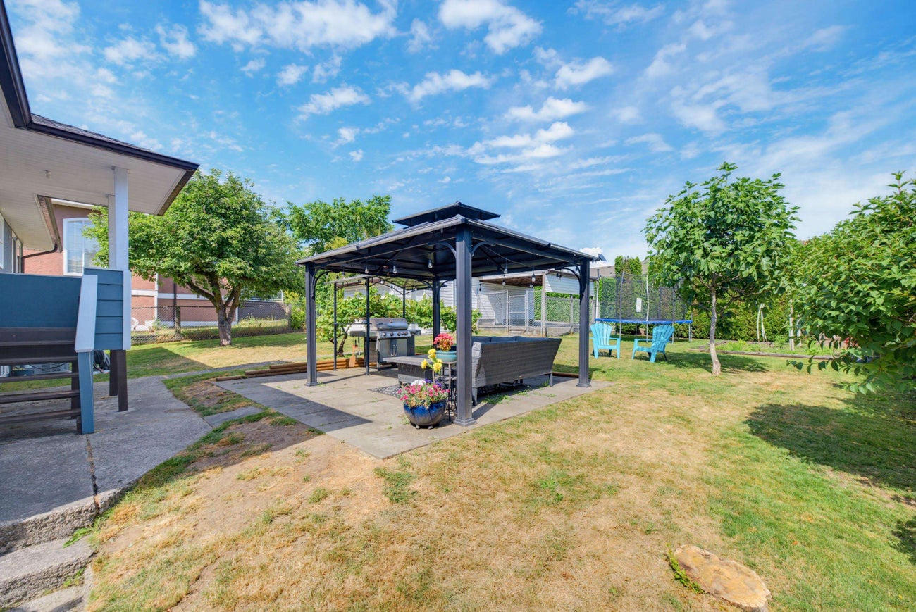 273 Burns Street - Coquitlam West Single Family Residence for Sale, 3 Bedrooms (R3140236)# - 21