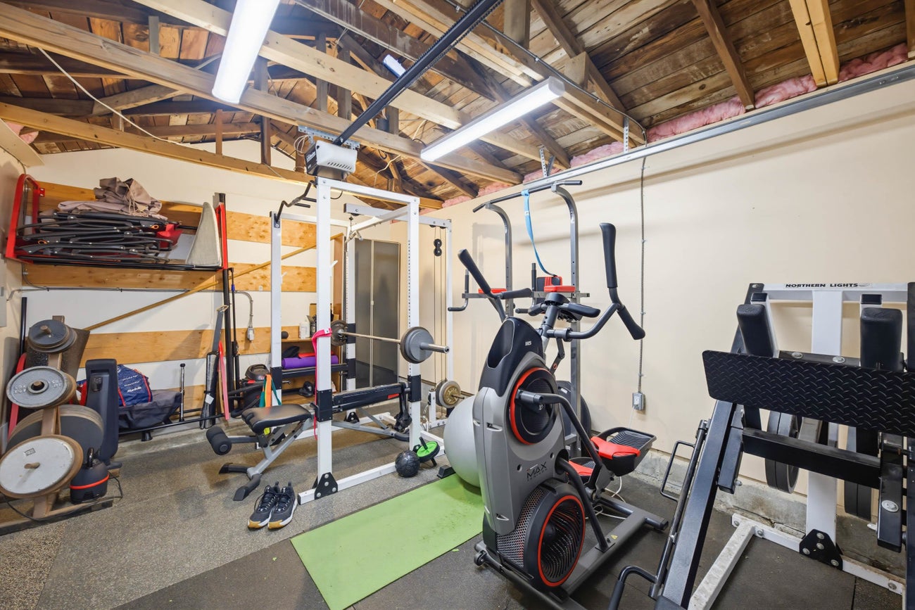 273 Burns Street - Coquitlam West Single Family Residence for Sale, 3 Bedrooms (R3140236)# - 27