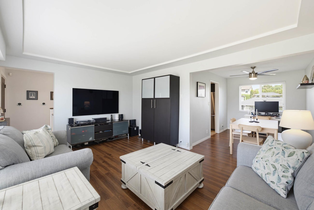 273 Burns Street - Coquitlam West Single Family Residence for Sale, 3 Bedrooms (R3140236)# - 4