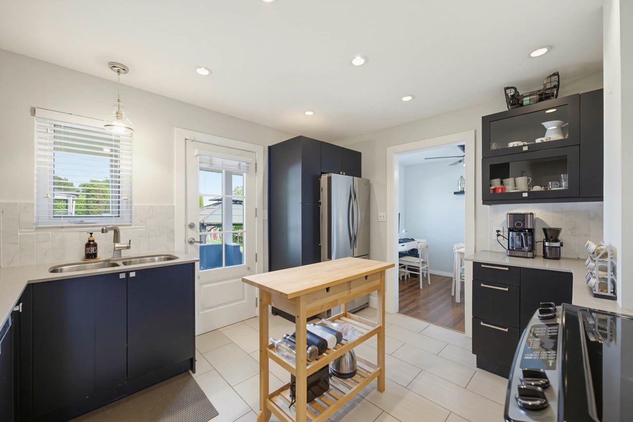 273 Burns Street - Coquitlam West Single Family Residence for Sale, 3 Bedrooms (R3140236)# - 7