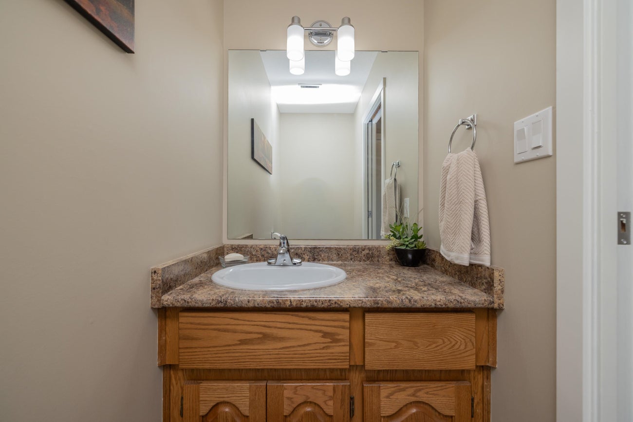 455 Alouette Drive - Coquitlam East Single Family Residence for Sale, 6 Bedrooms (R3140538)# - 16