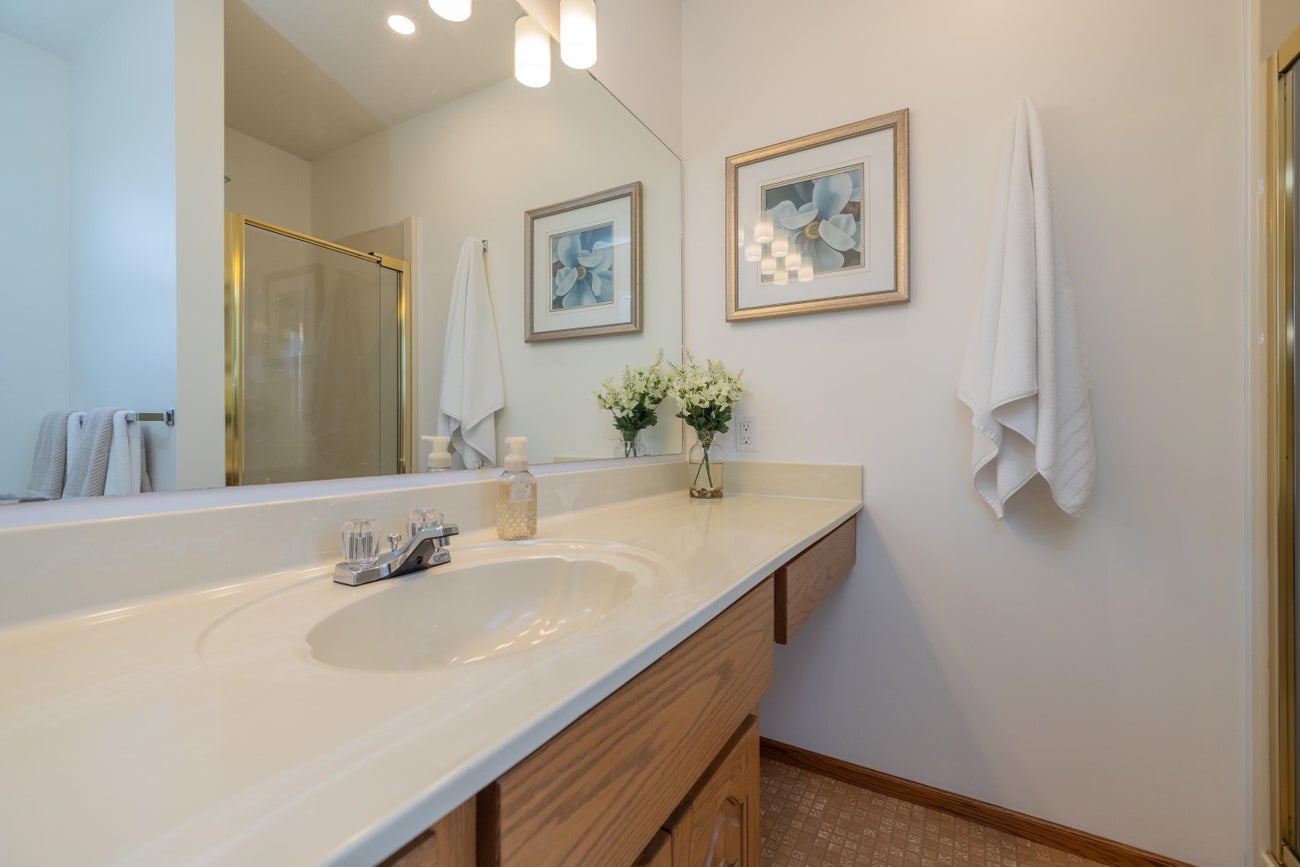 455 Alouette Drive - Coquitlam East Single Family Residence for Sale, 6 Bedrooms (R3140538)# - 20