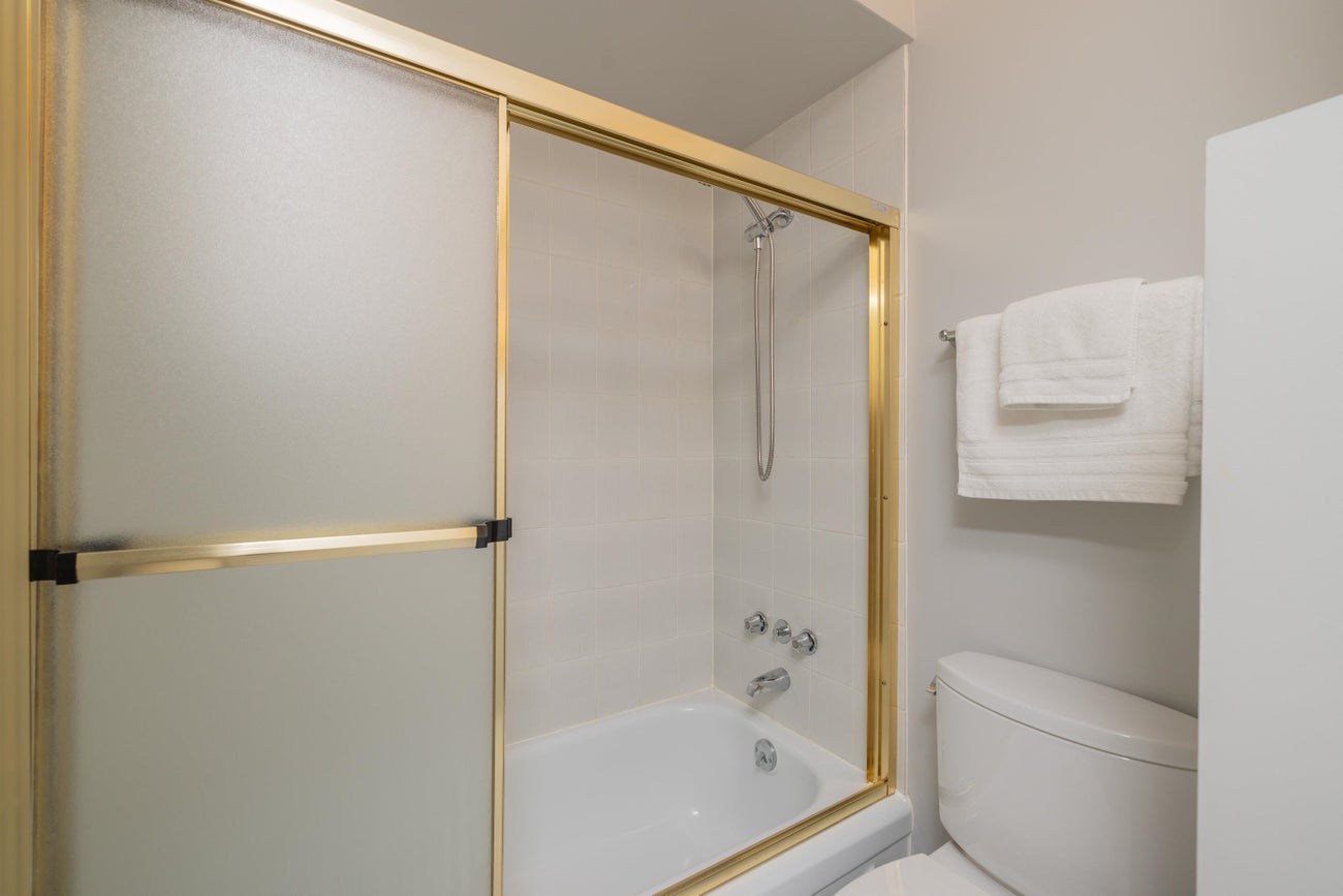 455 Alouette Drive - Coquitlam East Single Family Residence for Sale, 6 Bedrooms (R3140538)# - 30