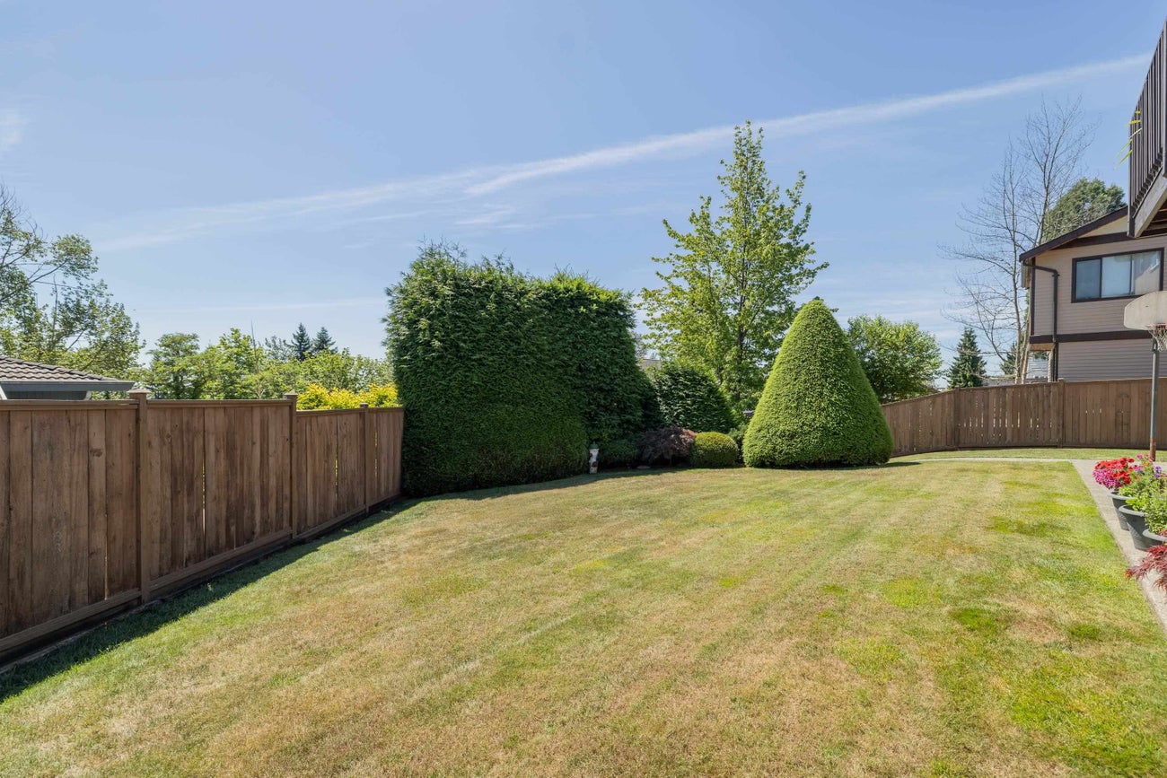 455 Alouette Drive - Coquitlam East Single Family Residence for Sale, 6 Bedrooms (R3140538)# - 38