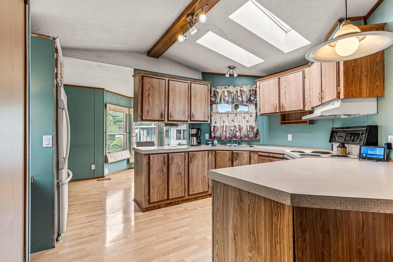 141 - 145 King Edward Street - Maillardville Manufactured Home for Sale, 2 Bedrooms (R3141176)# - 5